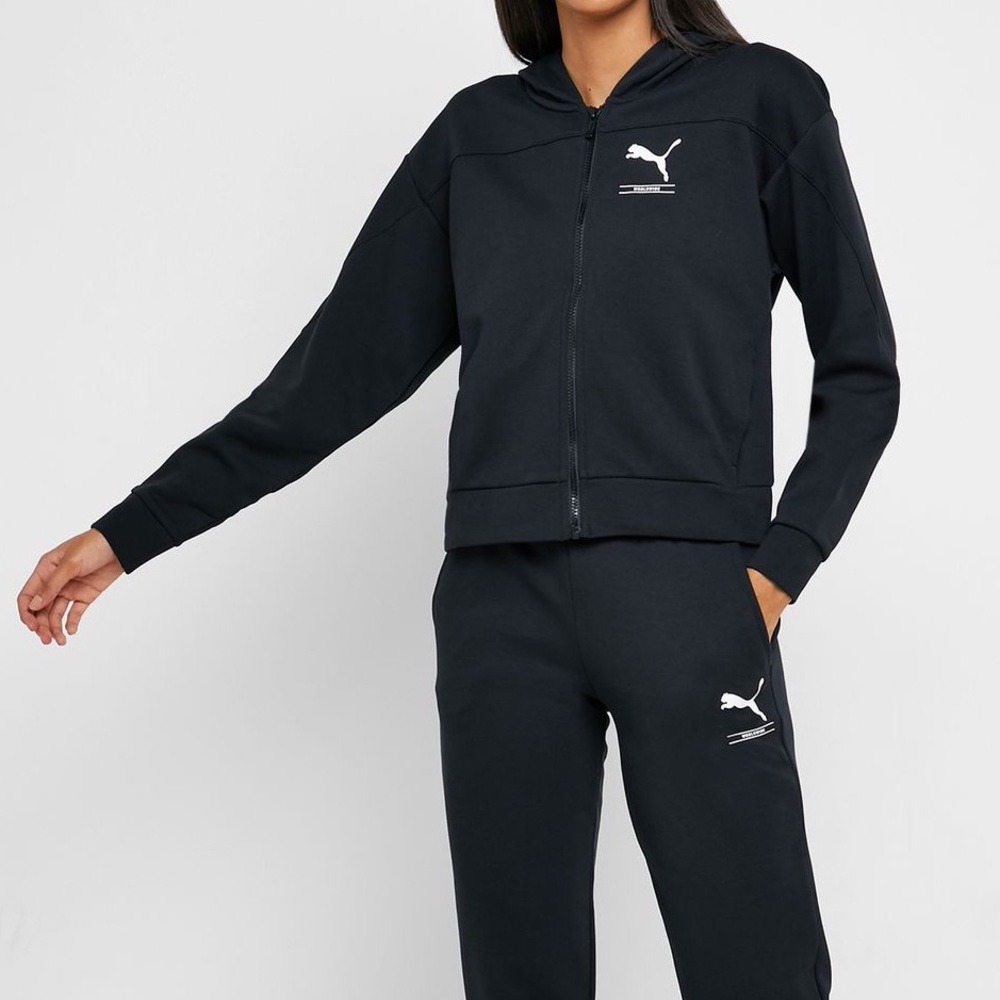 Puma black Semi cropped sweater hoodie size Small